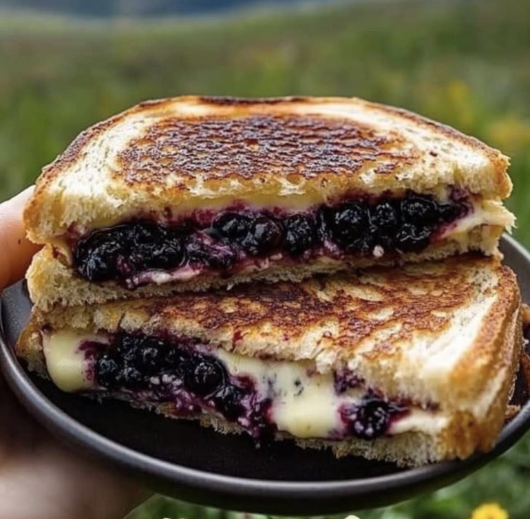 Balsamic Blackberry Bliss Grilled Cheese