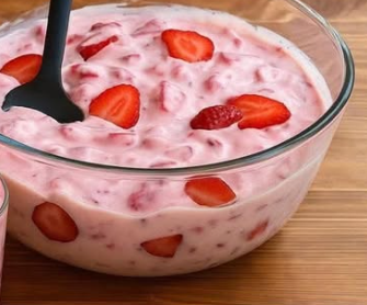 2-Minute Strawberry Yogurt Dessert: Quick, Creamy, and Irresistible