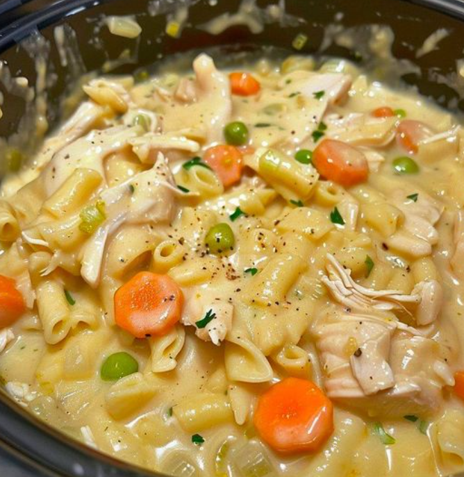 Chicken Pot Pie Noodle Skillet
